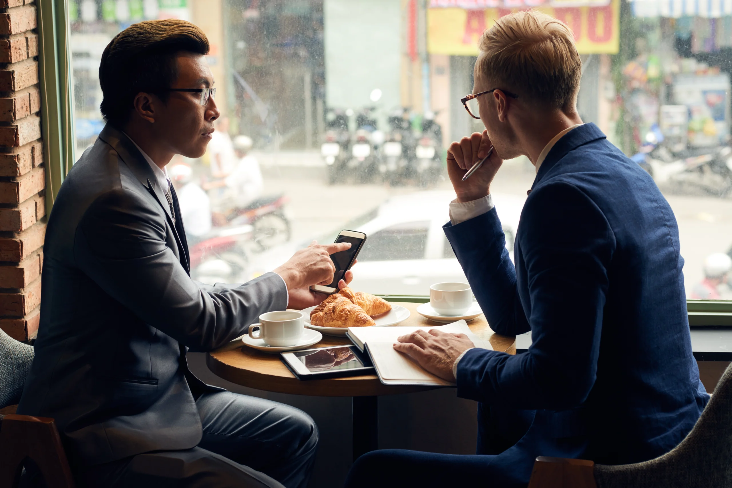 business-breakfast_converted